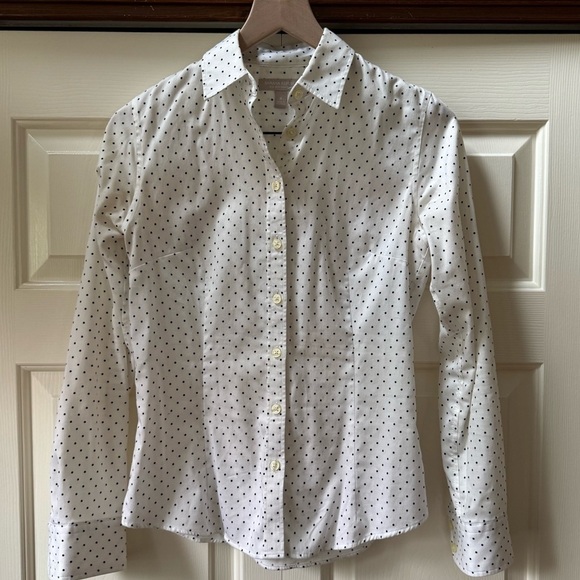Banana Republic Non-Iron Tailored Fit Polka Dot Button Up Blouse Women’s size 4 - Picture 2 of 9